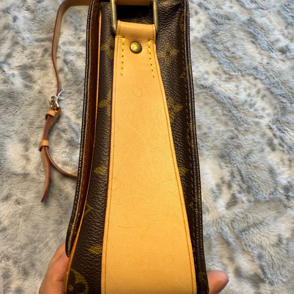Cartouchiere LV bag - Picture 4 of 13